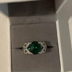 Emerald Green zirconia diamond Silver-Accent Ring